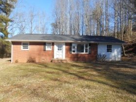 1114 Draco Rd, Lenoir, NC 28645