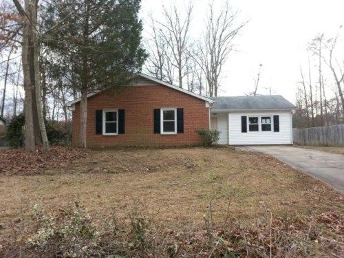 2208 Bracyridge Rd, Greensboro, NC 27407