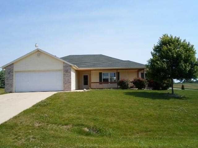 9515 E 490 S, Wolcottville, IN 46795