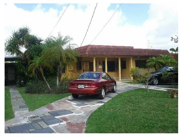 32 NW 61 AV, Miami, FL 33126