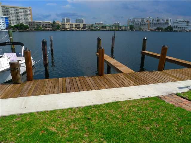 2380 DIANA DR, Hallandale, FL 33009