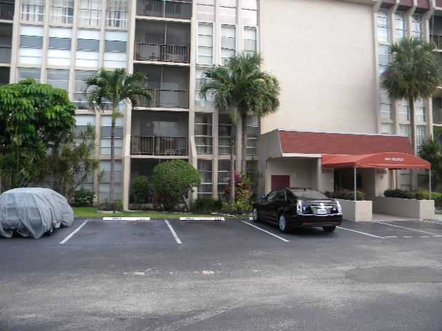 2001 ATLANTIC SHORES BL # 419, Hallandale, FL 33009