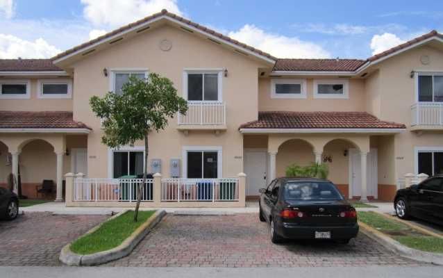 7460 Nw 180th St, Hialeah, FL 33015