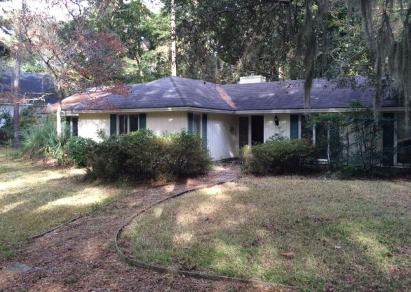 120 Butler Lake Dr, Saint Simons Island, GA 31522