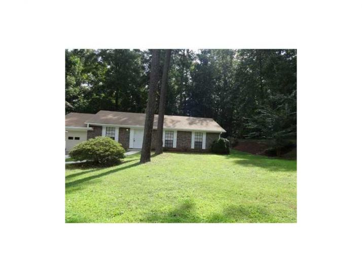 2974 Invermere Woods Court, Lithonia, GA 30038