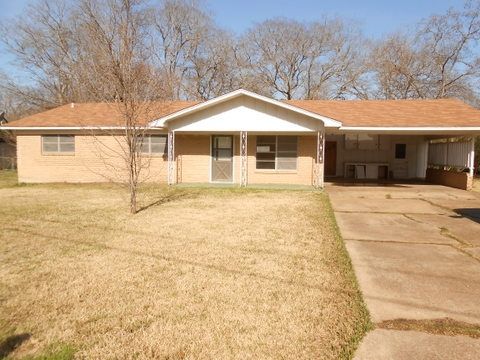 602 Parkway St, Crockett, TX 75835