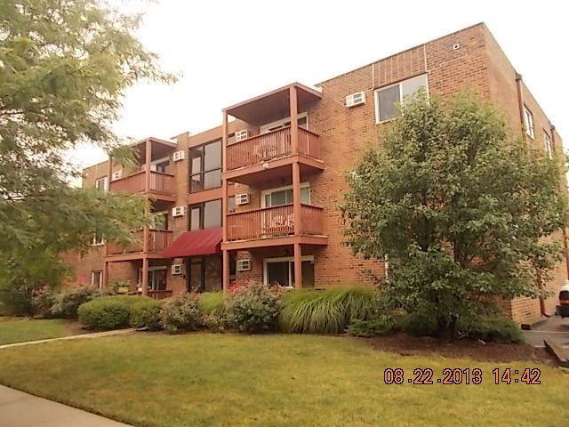 17528 71st Ave Apt 3a, Tinley Park, IL 60477