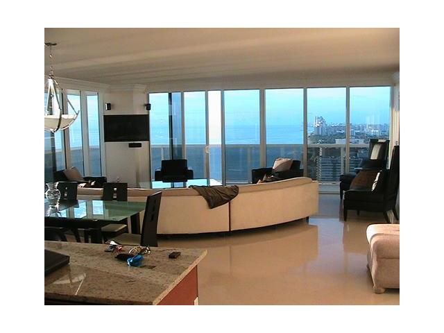 1830 OCEAN DR # 3702, Hallandale, FL 33009