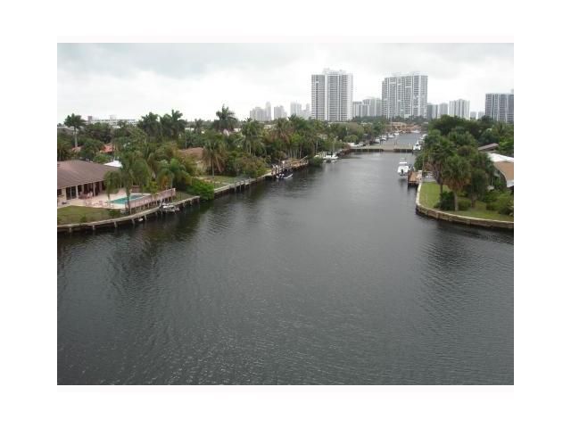 301 GOLDEN ISLES DR # 505, Hallandale, FL 33009