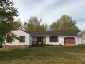 5653 Crany Creek Dr, Gloucester, VA 23061