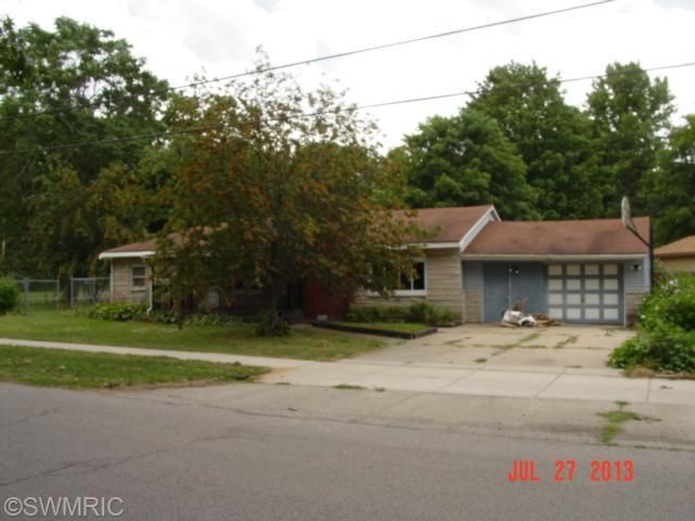 307 Pine St, Decatur, MI 49045