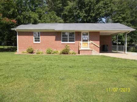 210 N Hollis Ave, Sharon, TN 38255