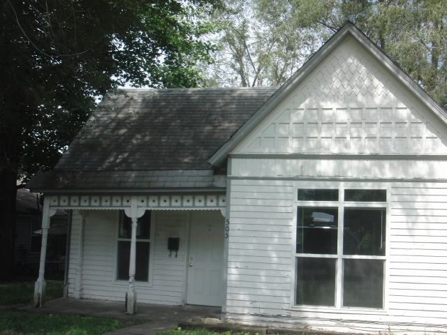 505 S 3rd St, Odessa, MO 64076