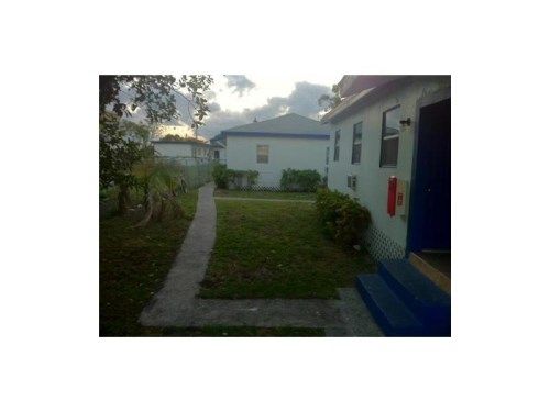 517 1 ST AV, Hallandale, FL 33009