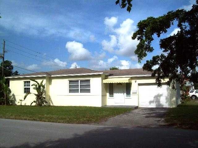 1824 N 23RD AV, Hollywood, FL 33020