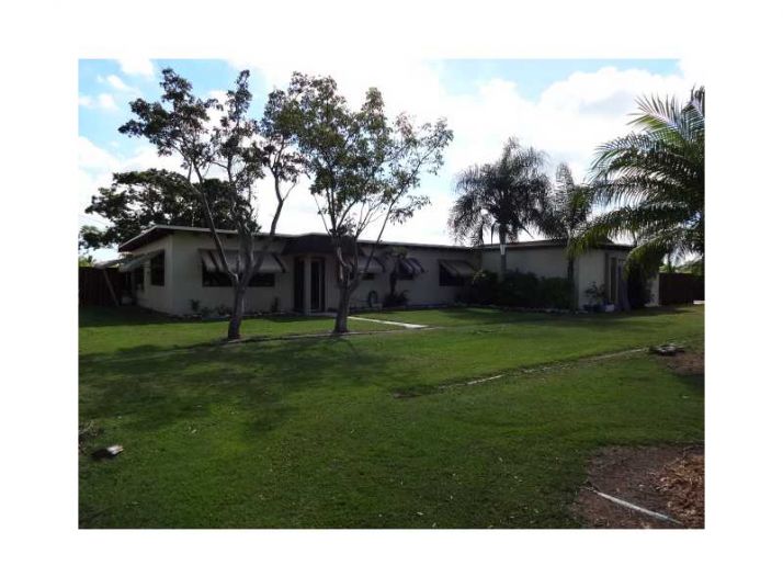 30545 SW 197 AV, Homestead, FL 33030