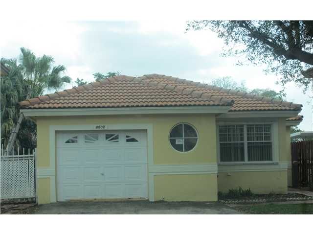 8500 Nw 196th Ter, Hialeah, FL 33015