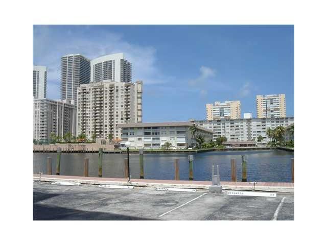 111 GOLDEN ISLES DR # E 11, Hallandale, FL 33009