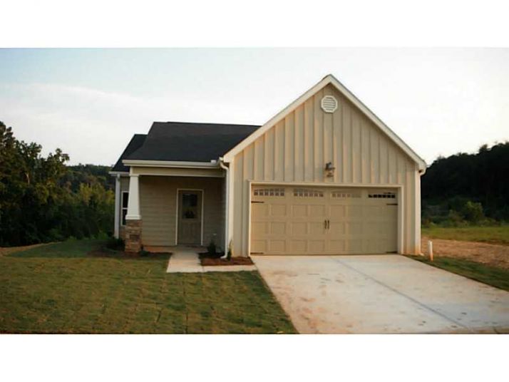 11 Castlemoor Loop, Adairsville, GA 30103