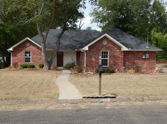 905 Gary St, Gladewater, TX 75647