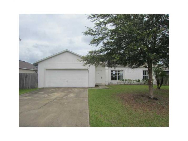 736 Paris Dr, Kissimmee, FL 34759