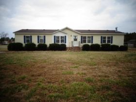 869 Horseshoe Rd, Elizabeth City, NC 27909