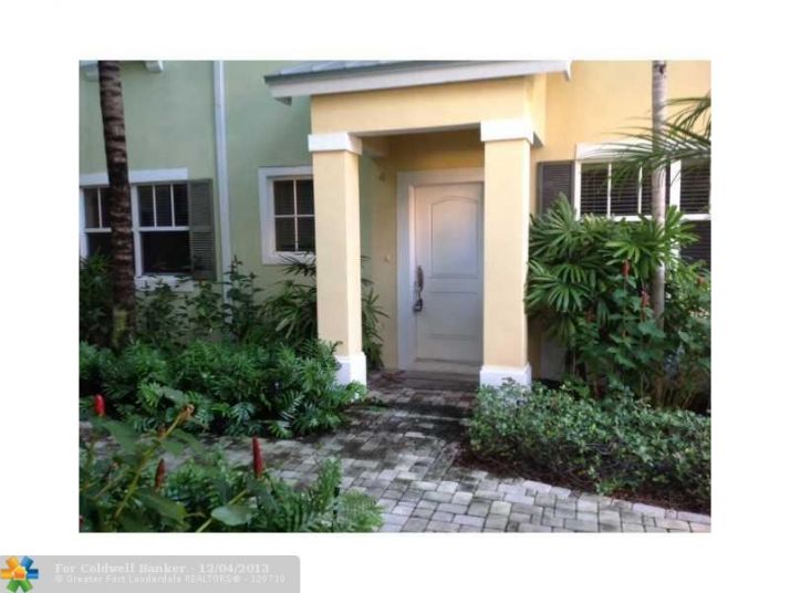 701 SE 16th St, Unit #4, Fort Lauderdale, FL 33316