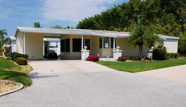 105 Wecuwa Dr., Fort Myers, FL 33912