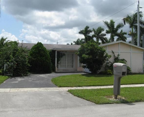 11500 Northwest 36th Place, Fort Lauderdale, FL 33323