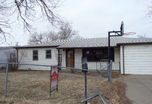 828 N Roosevelt Ave, Liberal, KS 67901