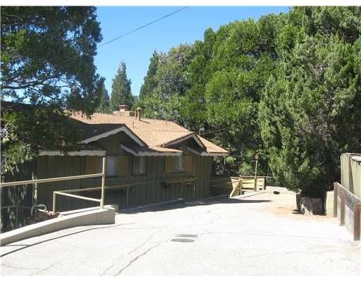 498 Delle Drive, Crestline, CA 92325