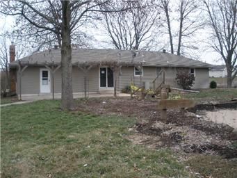 841 Harr Grove Rd, Peculiar, MO 64078