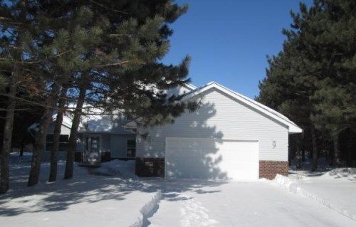 25122 Elk Trl, Wyoming, MN 55092