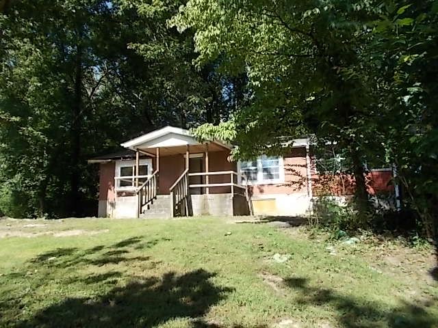 200 Midway Dr, Oliver Springs, TN 37840