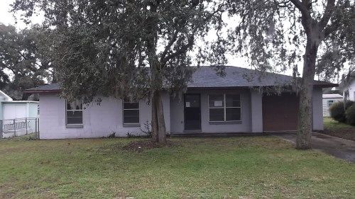 1085 Mansfield Rd, Tavares, FL 32778