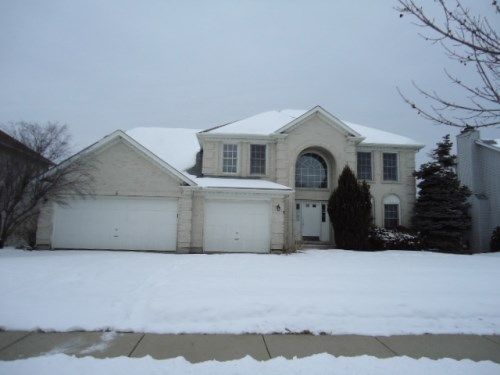 4 Yukon Ct, Bolingbrook, IL 60490