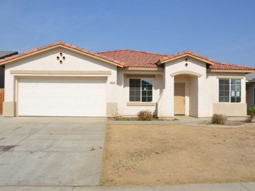 2414 Macau Street, Bakersfield, CA 93313