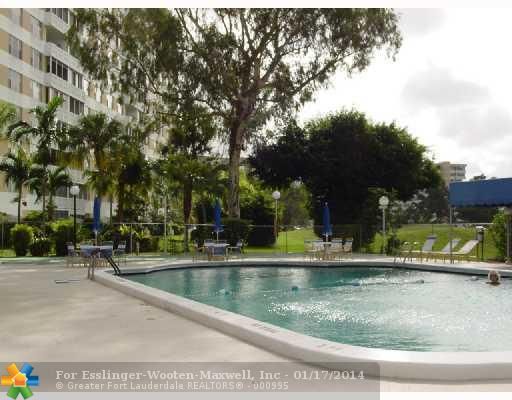 4200 Hillcrest Dr # 103, Hollywood, FL 33021