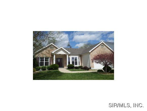 557 Michelle Dr, Columbia, IL 62236