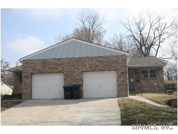 304 S Ferkel St, Columbia, IL 62236