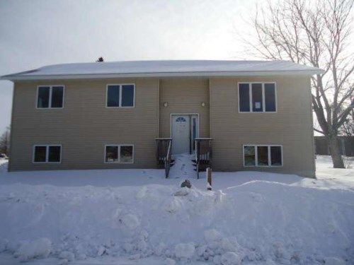 415 N Redwood St, Winthrop, MN 55396