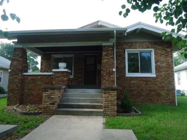 2107 Elm St, Murphysboro, IL 62966