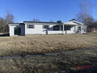 632 W 8th St, Bicknell, IN 47512