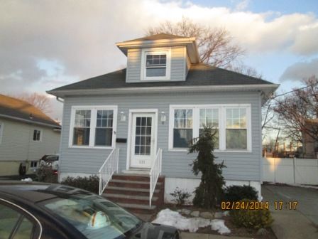 223 Old Rd, Sewaren, NJ 07077