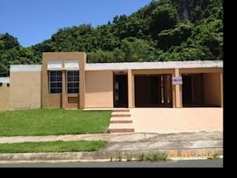 Monte Mayor Calle 28 (Gasela) # Am 3, Dorado, PR 00646