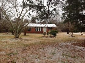 2411 Mayberry Loop Rd, Morehead City, NC 28557