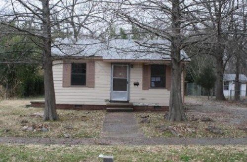 2002 S Maple St, Pine Bluff, AR 71603