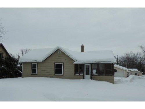 637 E 4th St, Owen, WI 54460