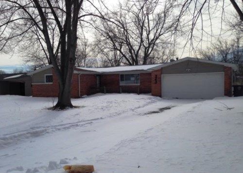 2424 Bellevue Dr, Fort Wayne, IN 46825