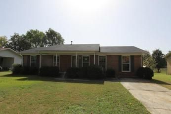 933 Clearview St SW, Decatur, AL 35601